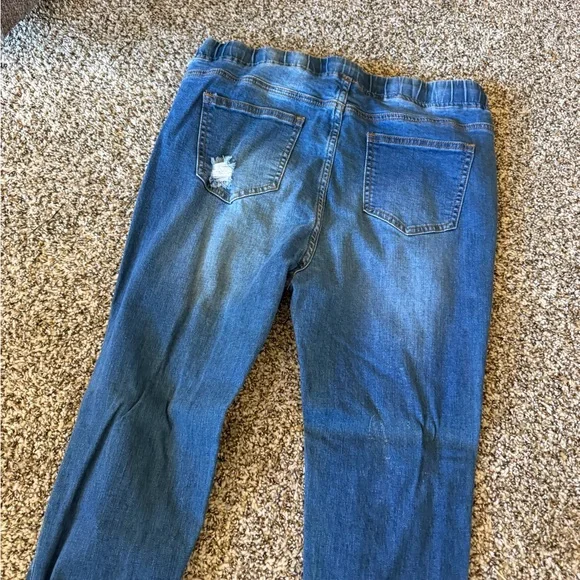Fashion Nova Distressed Skinny Jeans in Blue - Picture 5 of 7